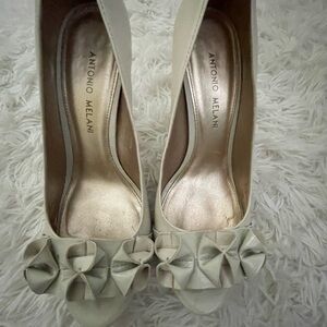 Antonio Melani Cream Women's Shoes